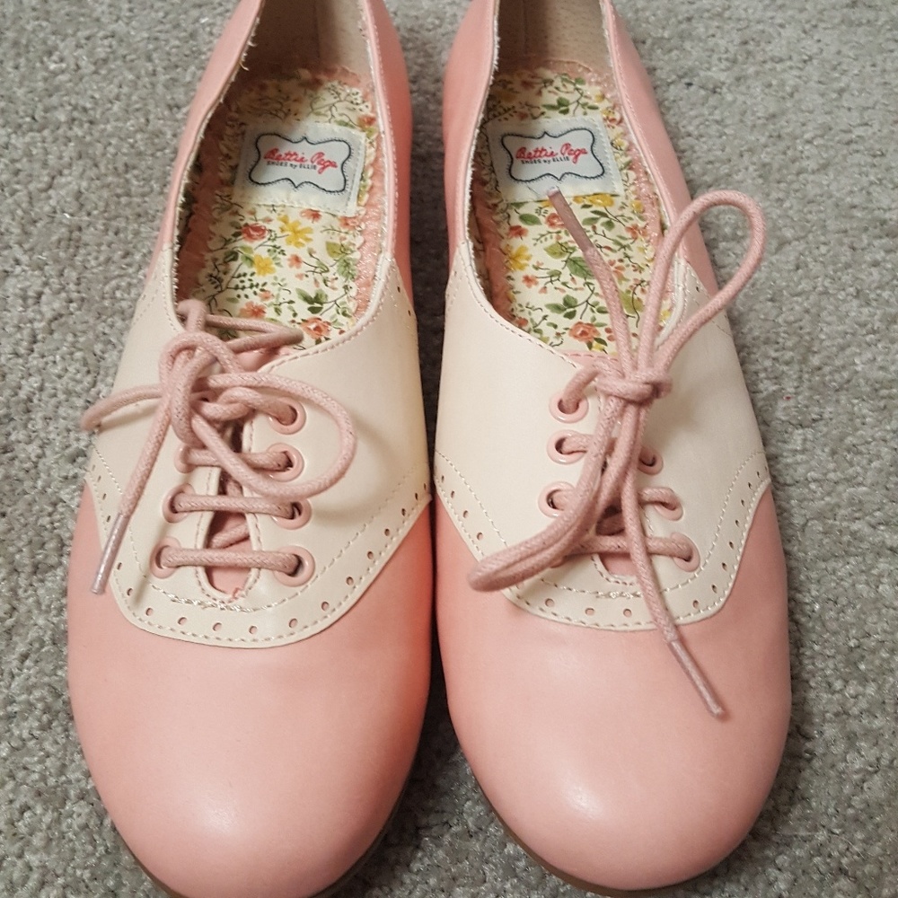 Bettie Page Shoes Pink